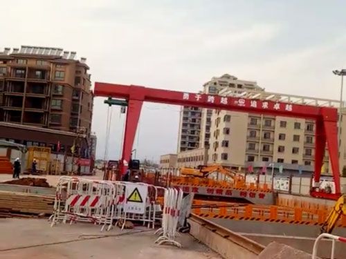 MH型電動(dòng)葫蘆門式起重機(jī)